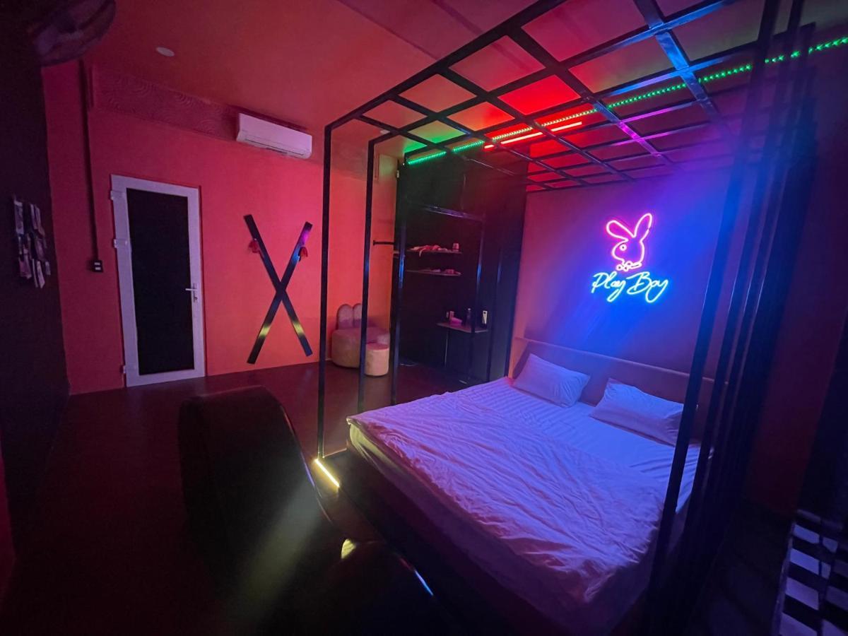 Couple Hotel - Khach San Tinh Yeu Buon Ko Sir Exterior photo