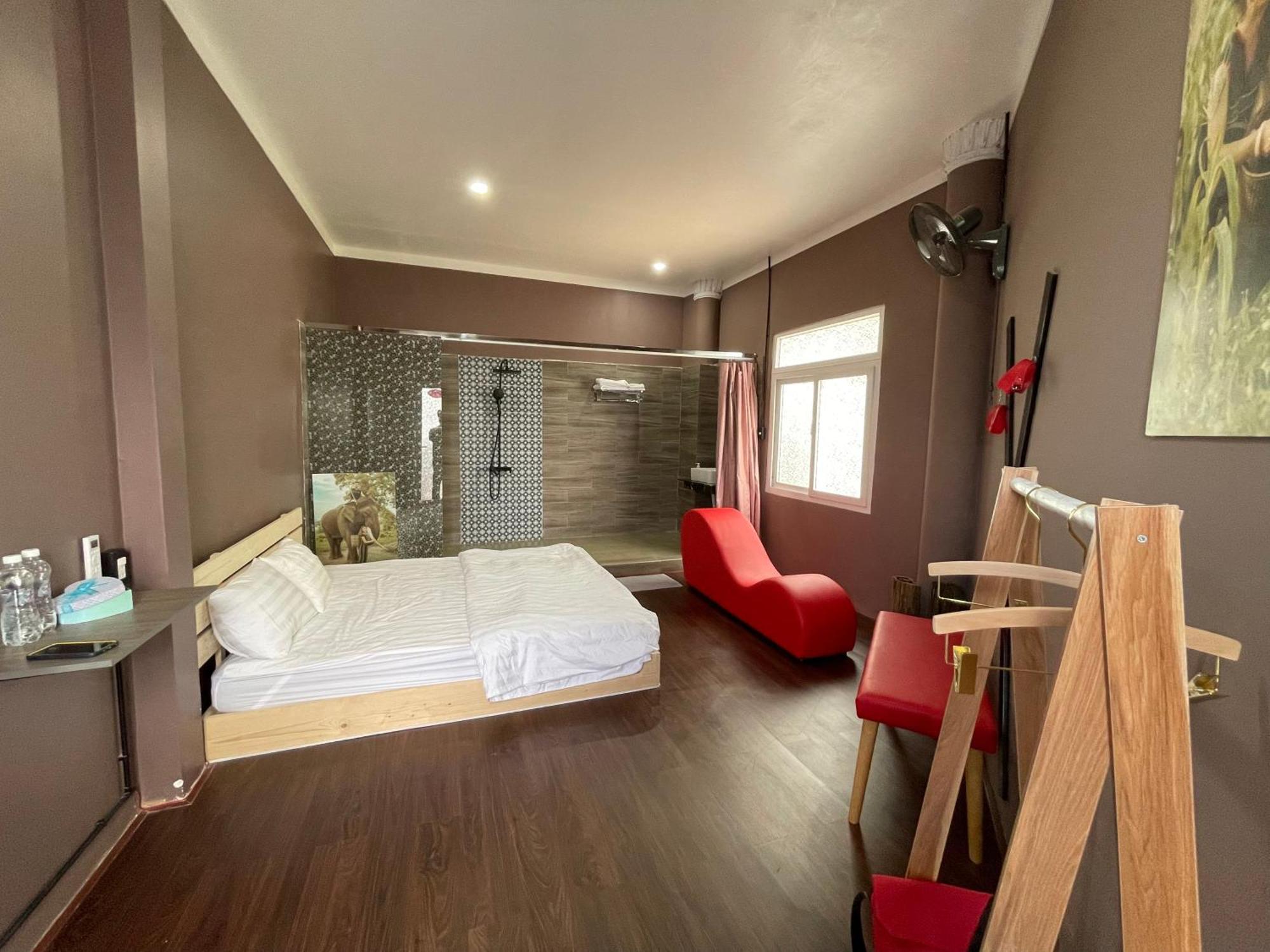 Couple Hotel - Khach San Tinh Yeu Buon Ko Sir Exterior photo